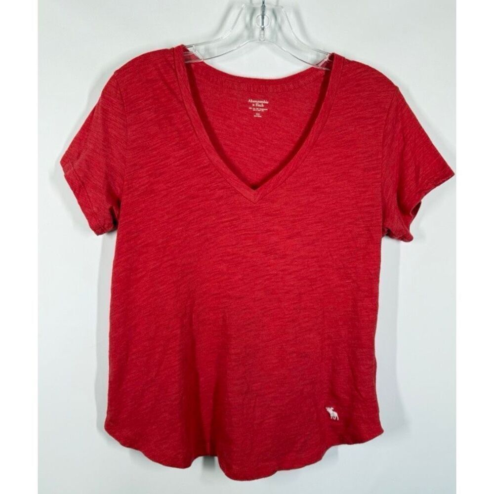 003 -- Abercrombie + Fitch Women's Red V Neck Short Sleeve T Shirt Size Extra Sm